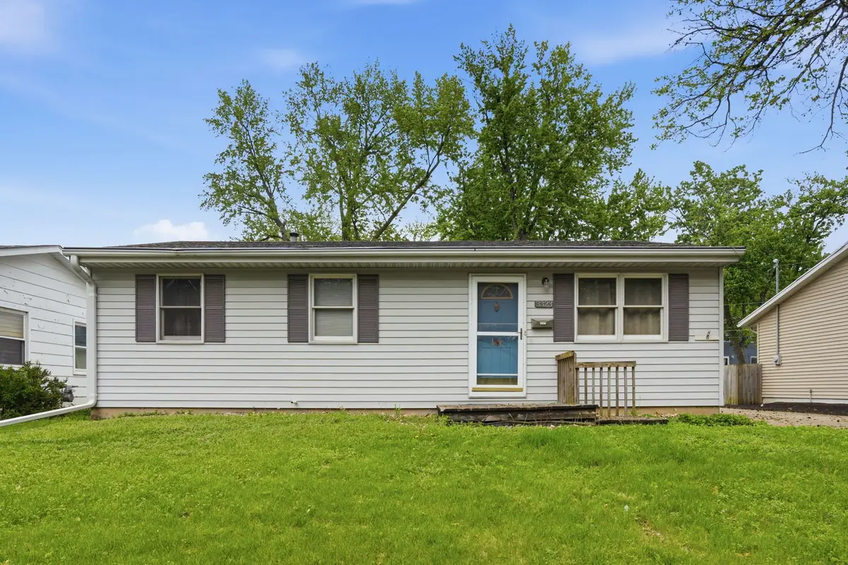 3323 Kimberly Downs Road, Davenport, IA 52807 - #1