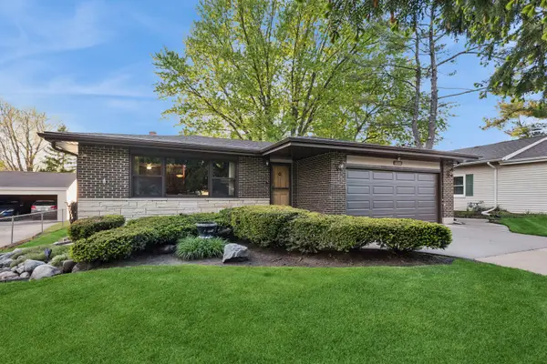 1020 Valewood Drive, Bartlett, IL 60103