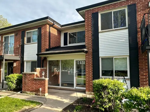 2431 E Brandenberry Court #2O, Arlington Heights, IL 60004