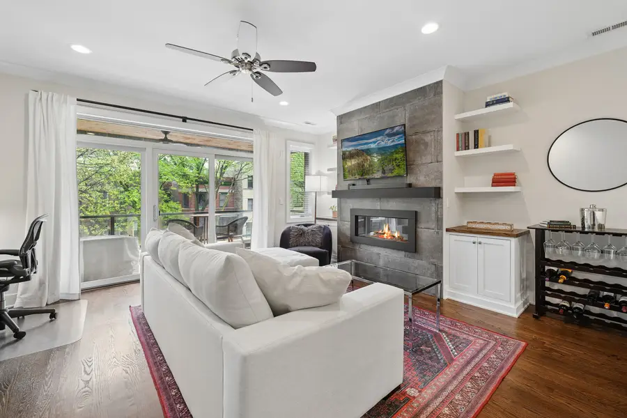 3614 N Damen Avenue #2, Chicago, IL 60618 - #2