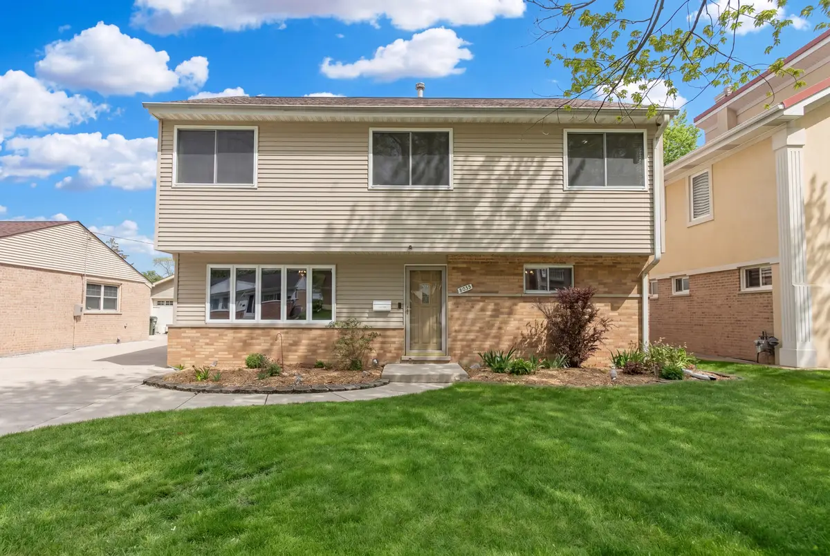 8233 N Octavia Avenue, Niles, IL 60714 - #1