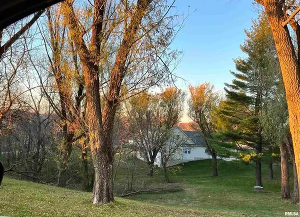 130 Glenview Drive, Sherrard, IL 61281