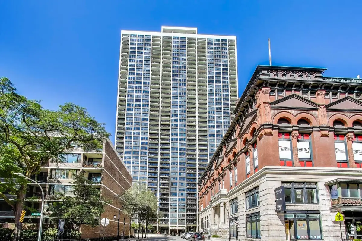 1560 N Sandburg Terrace #1708, Chicago, IL 60610 - #1