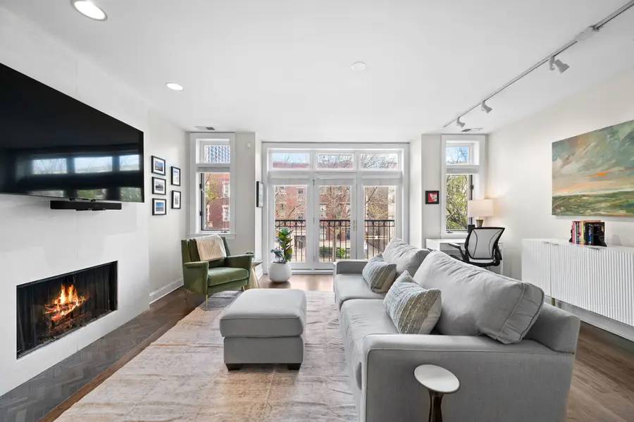 3752 N Fremont Street #2, Chicago, IL 60613 - #2