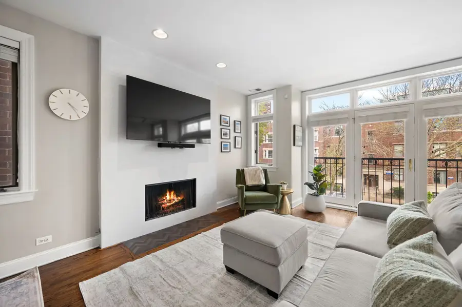 3752 N Fremont Street #2, Chicago, IL 60613 - #3