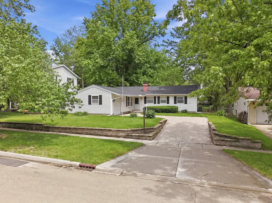 323 E Dresser Road, Dekalb, IL 60115 - #2