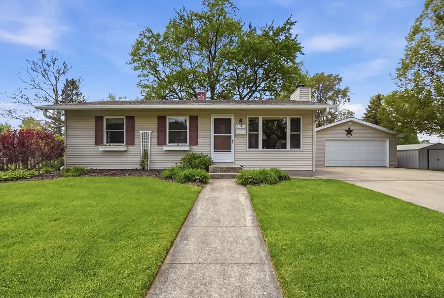 1610 Sunrise Drive, Dekalb, IL 60115 - #2
