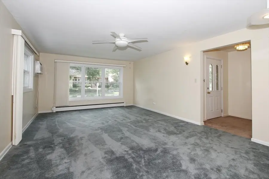 831 S Mitchell Avenue, Arlington Heights, IL 60005 - #2