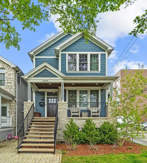 2414 W Berteau Avenue, Chicago, IL 60618