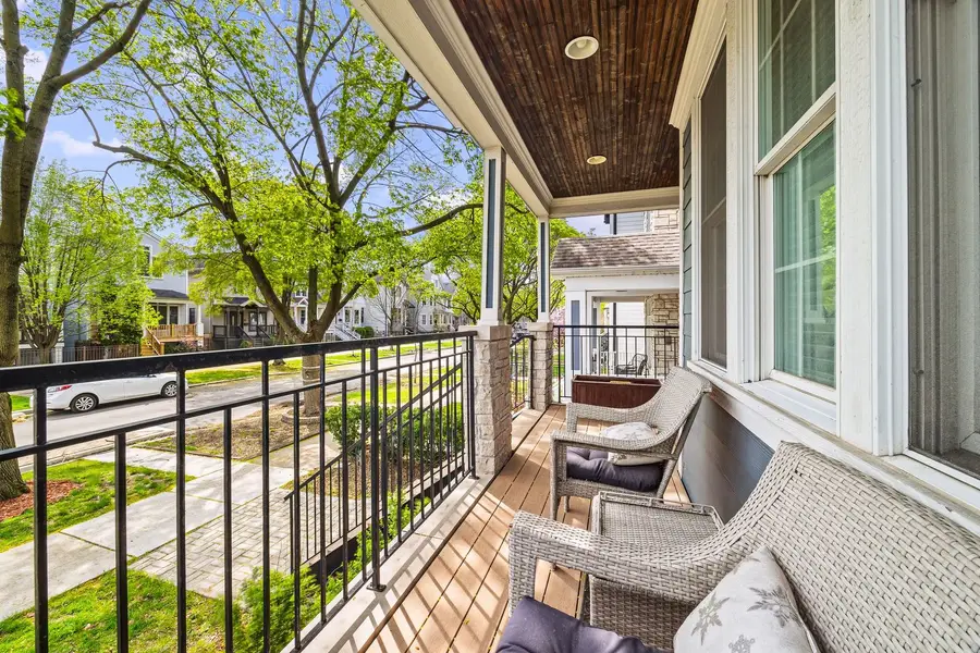 2414 W Berteau Avenue, Chicago, IL 60618 - #3