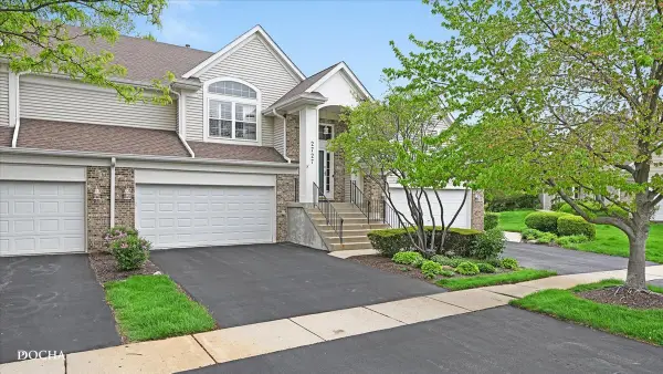 2727 Old Woods Trail #2727, Plainfield, IL 60586