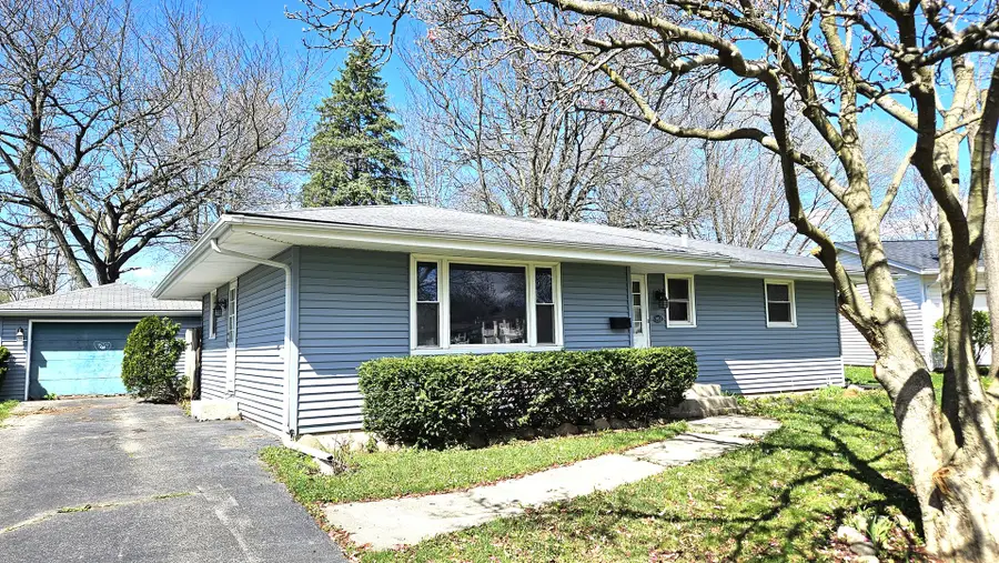 903 W 10th Street, Belvidere, IL 61008 - #2