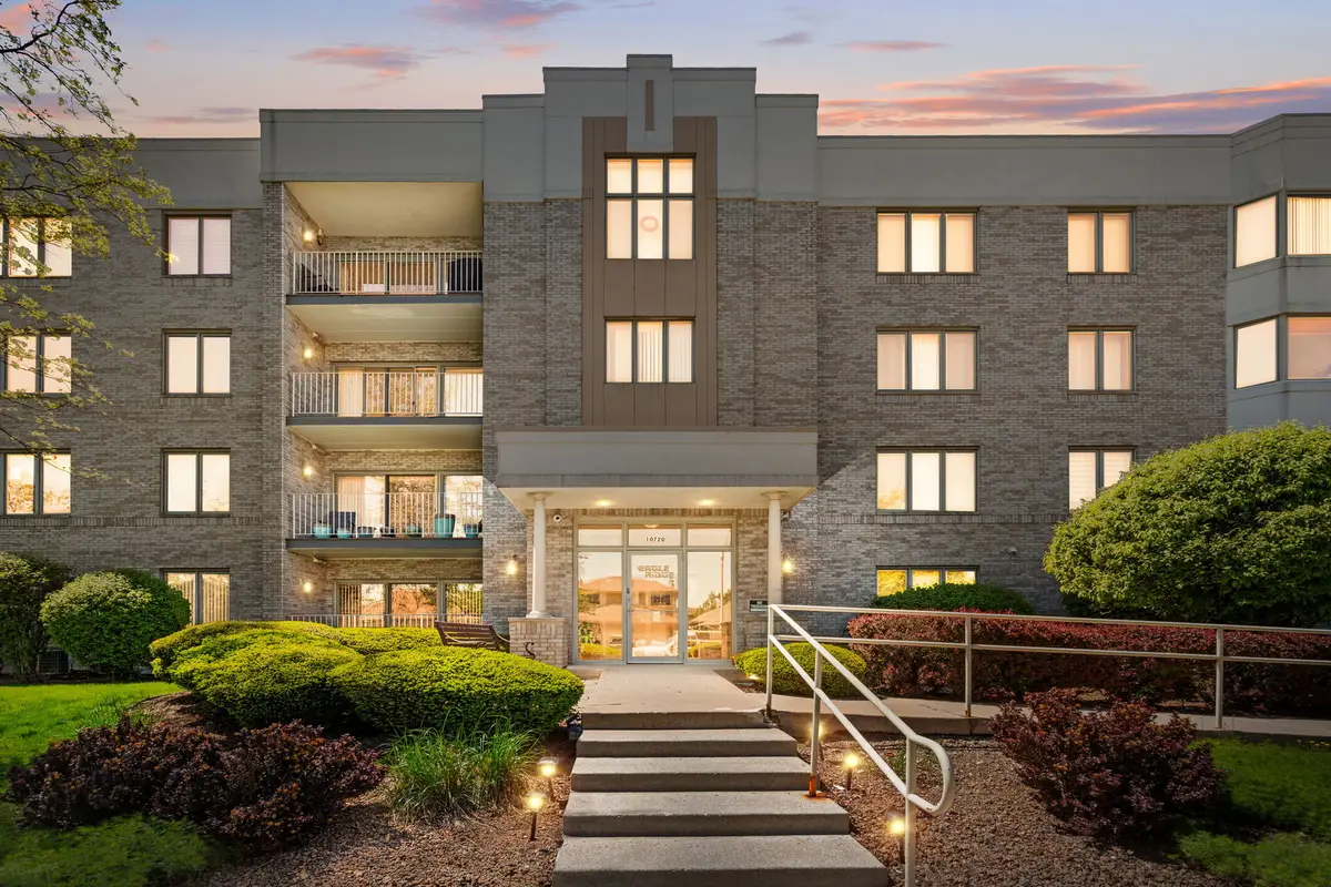 10720 S Washington Street #205, Oak Lawn, IL 60453 - #1