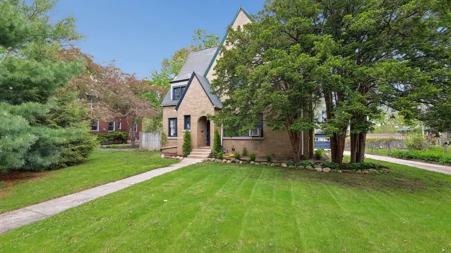 726 W Highland Avenue, Elgin, IL 60123 - #2