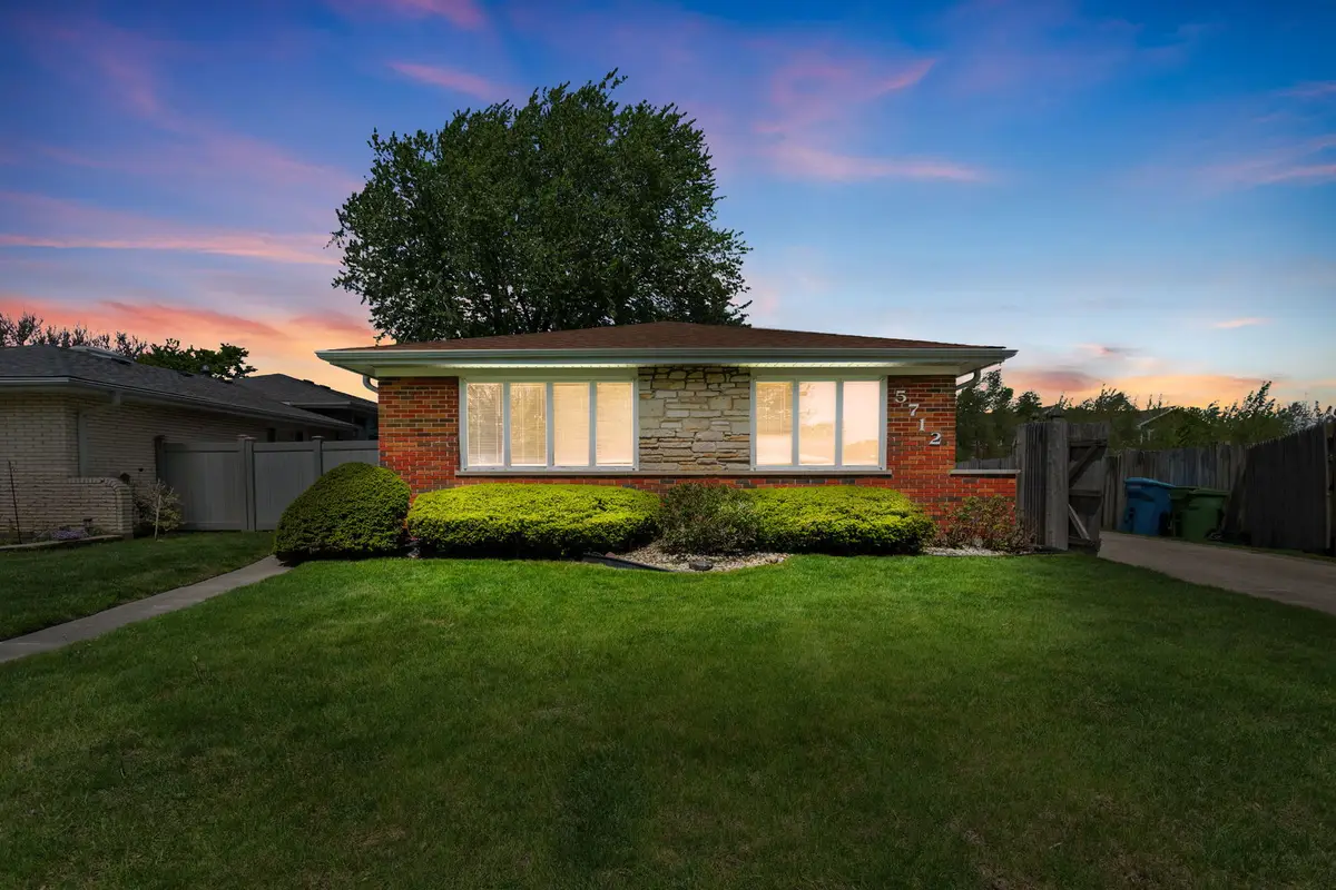 5712 W 102nd Street, Oak Lawn, IL 60453 - #1