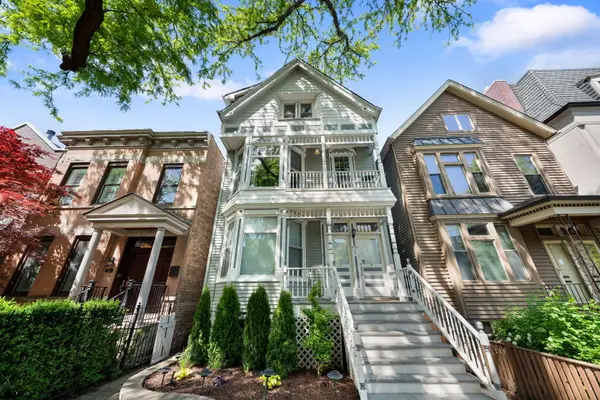 3722 N Bosworth Avenue, Chicago, IL 60613