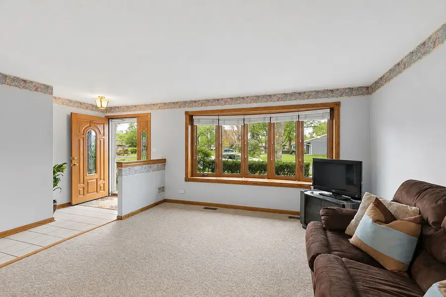 927 Gregory Lane, Schaumburg, IL 60193 - #3