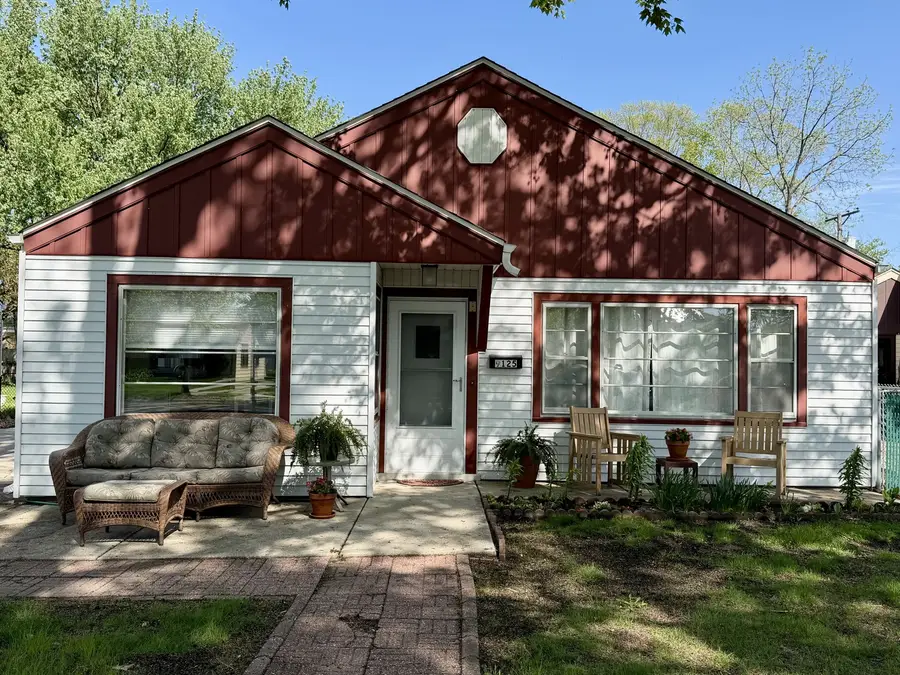 9125 S 51st Avenue, Oak Lawn, IL 60453 - #3
