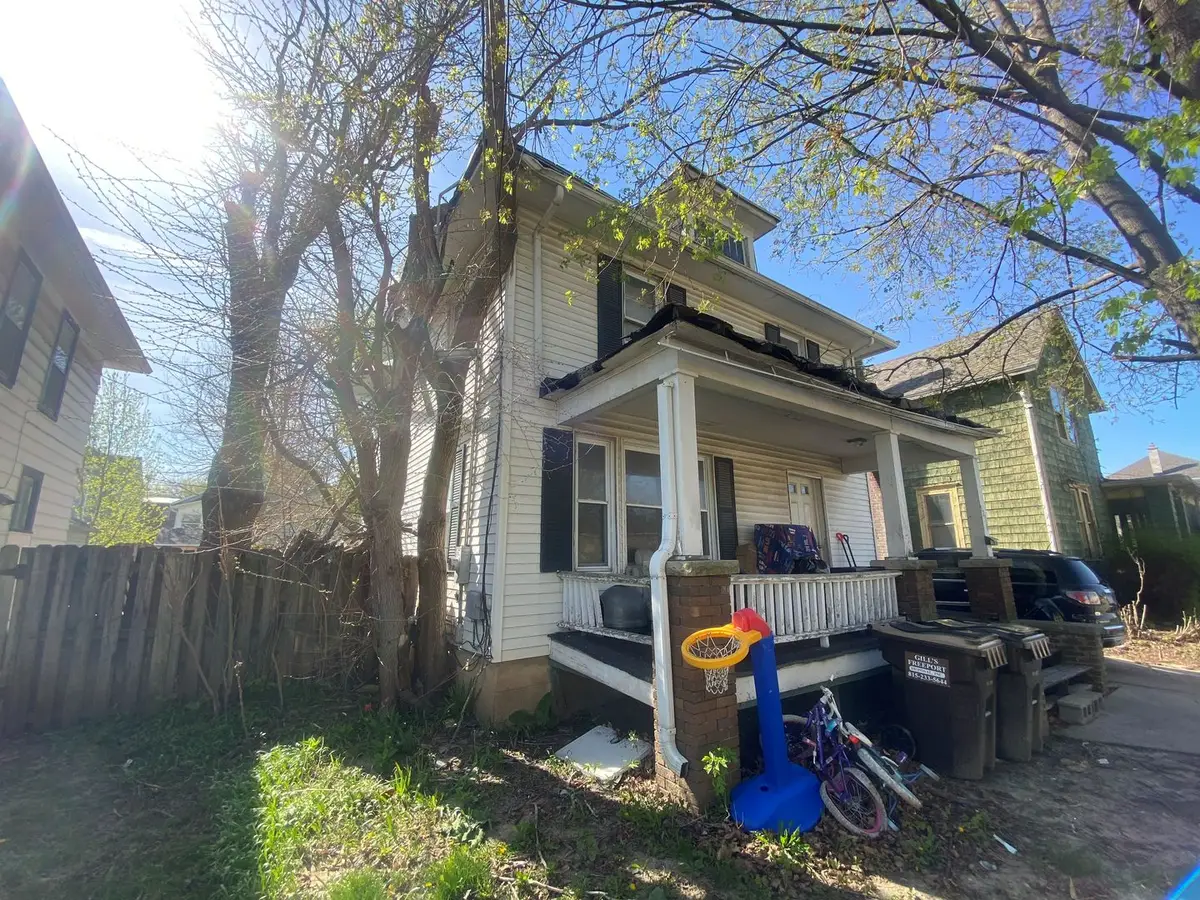 1216 S Rotzler Avenue, Freeport, IL 61032 - #1