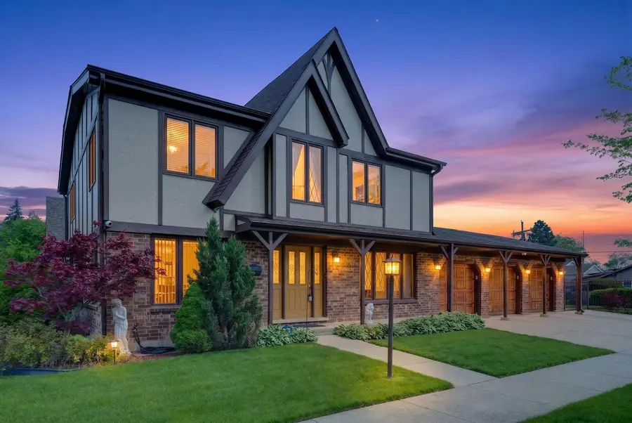 1152 E Walnut Avenue, Des Plaines, IL 60016 - #2