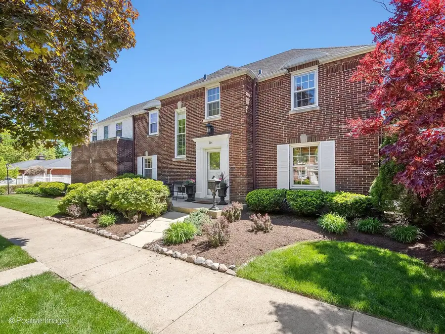 601 S Brainard Avenue, La Grange, IL 60525 - #2
