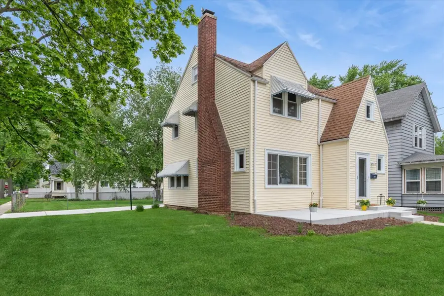 747 Watson Street, Aurora, IL 60505 - #2
