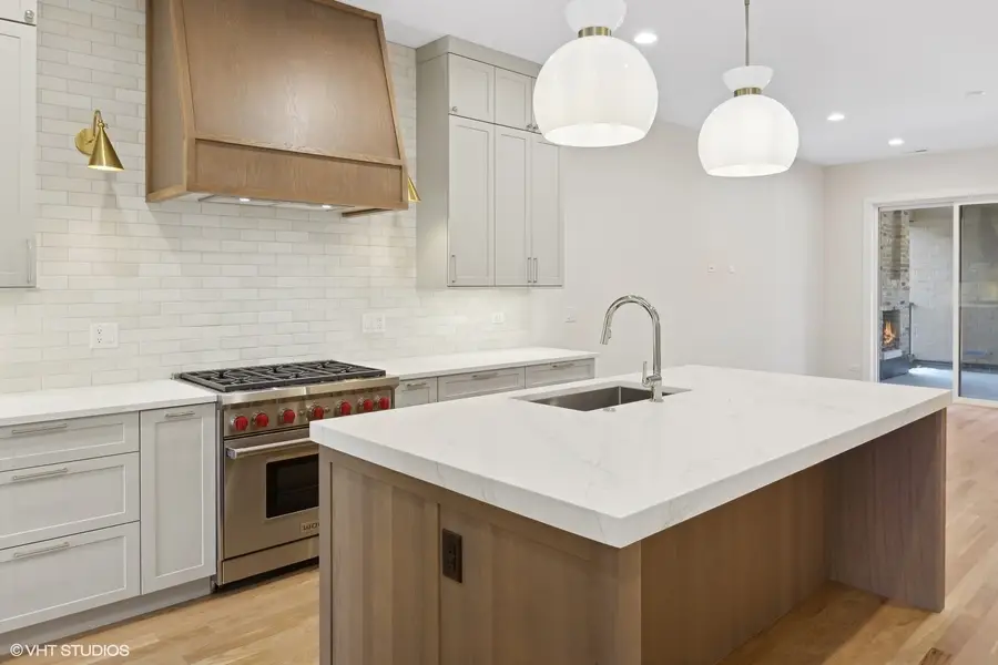 Address Withheld By Seller, Chicago, IL 60613 - #3