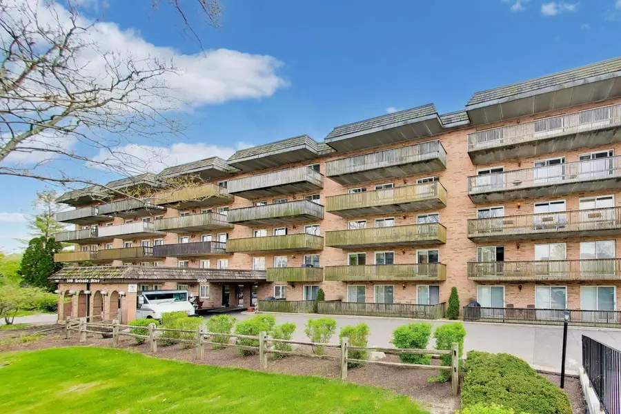 500 Redondo Drive #111, Downers Grove, IL 60516 - #3