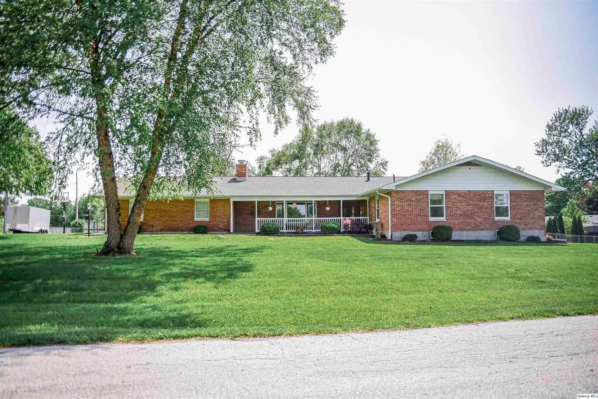 3210 Golf Dr, Quincy, IL 62301 - #1