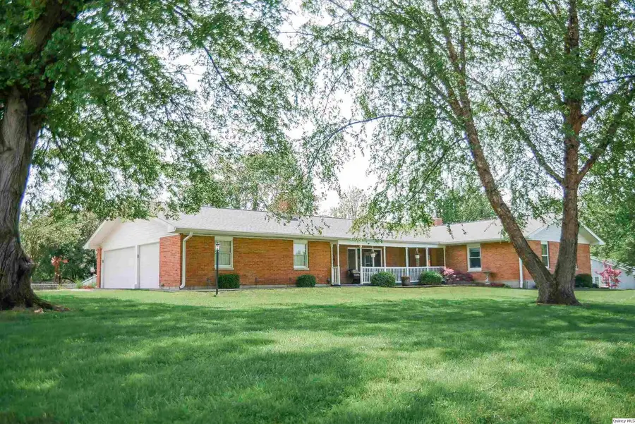 3210 Golf Dr, Quincy, IL 62301 - #3