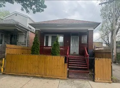 7512 S Saint Lawrence Avenue, Chicago, IL 60619