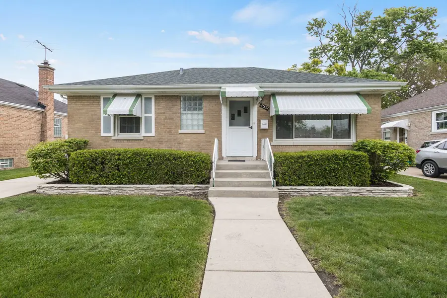 2509 S 10th Avenue, Broadview, IL 60155 - #2
