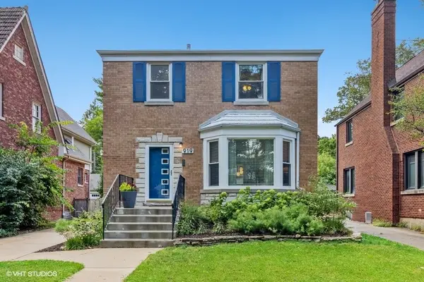 919 Belleforte Avenue, Oak Park, IL 60302
