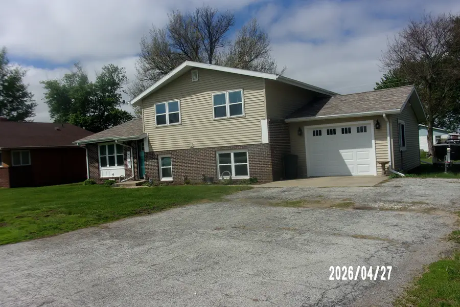 2303 N State Route 1 Highway, Watseka, IL 60970 - #2