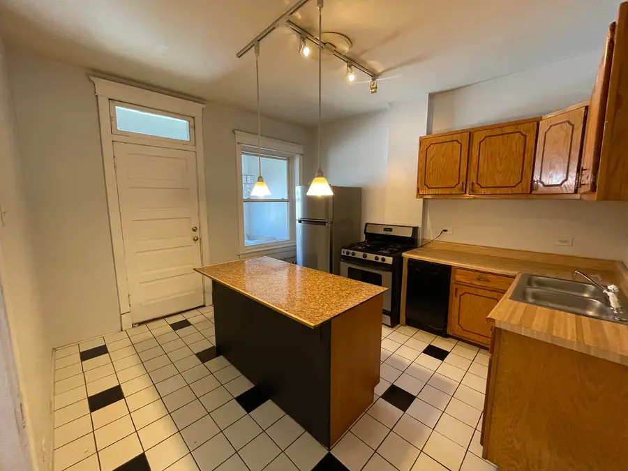 2329 N Sacramento Avenue, Chicago, IL 60647 - #3