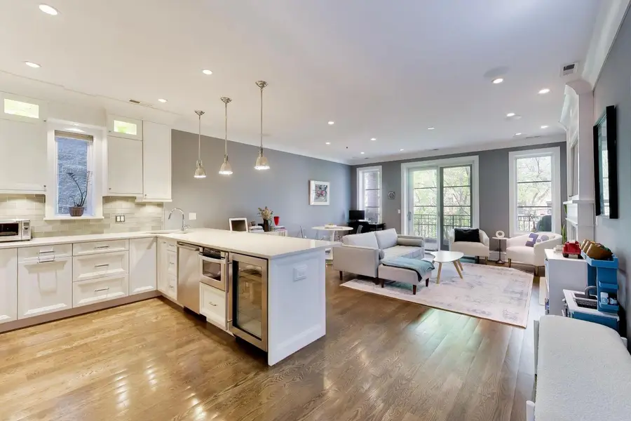 837 W Buckingham Place #3, Chicago, IL 60657 - #2