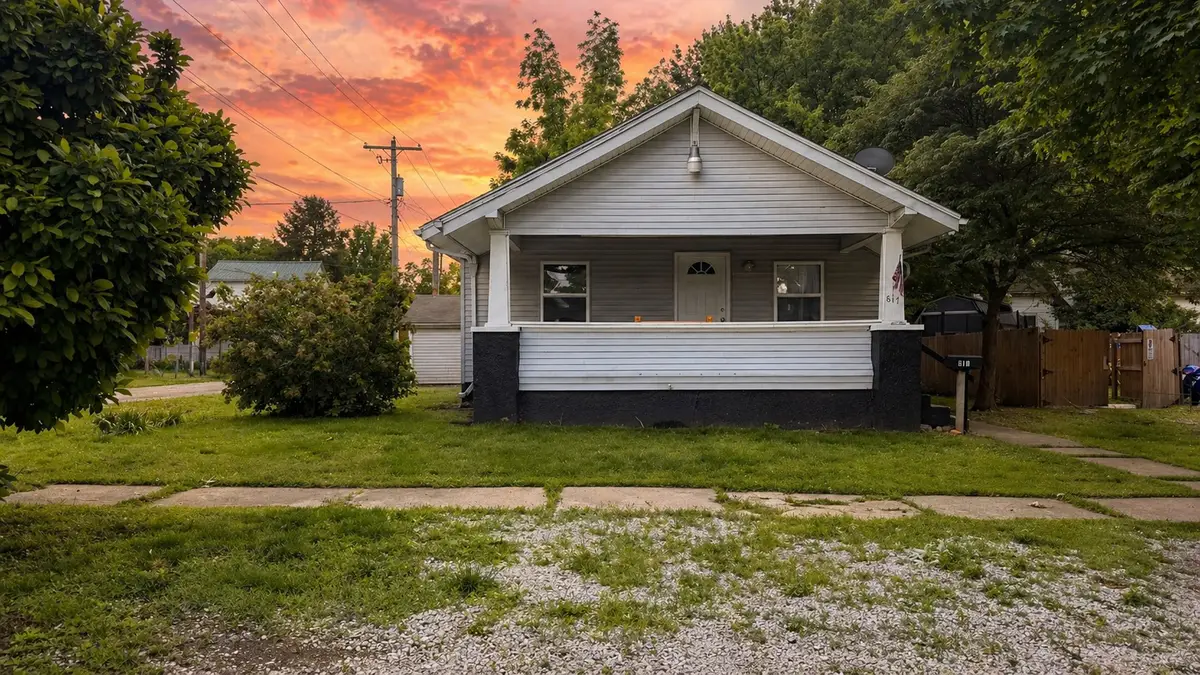 617 E 4th Street, Centralia, IL 62801 - #1