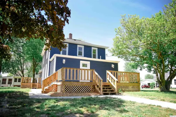 113 W 4th, Golden, IL 62339