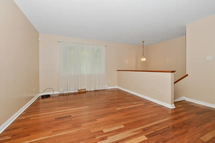14740 Kilbourne Avenue, Midlothian, IL 60445 - #3