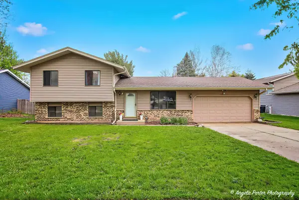 213 Windridge Drive, McHenry, IL 60050