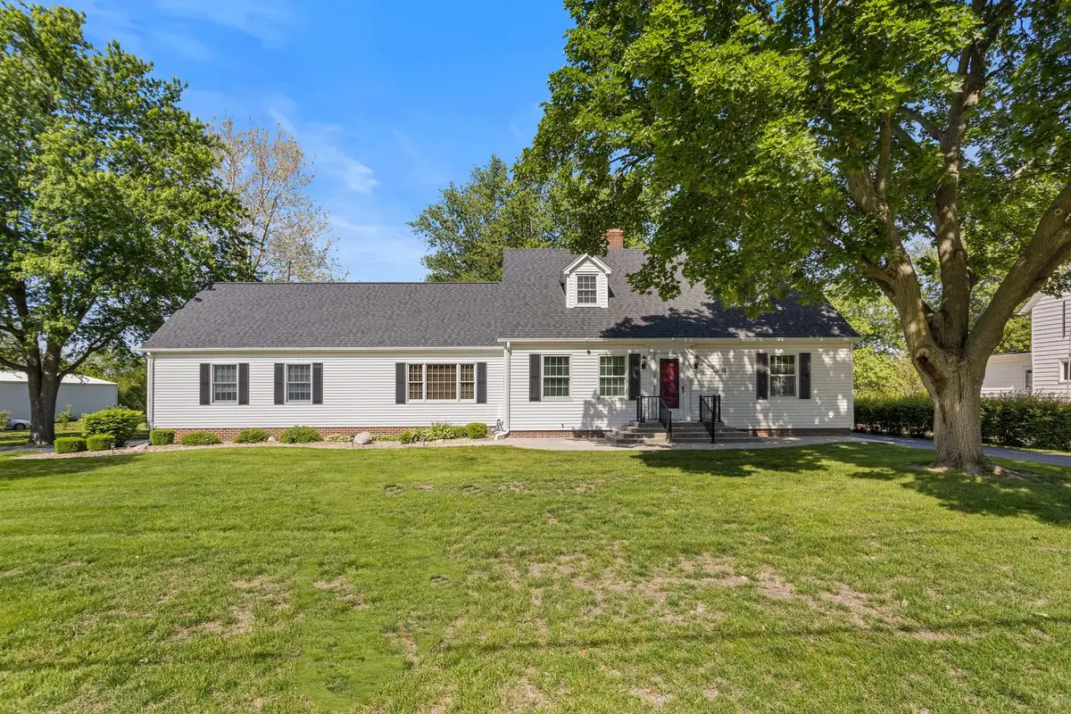 520 S Main Street, Gifford, IL 61847 - #1