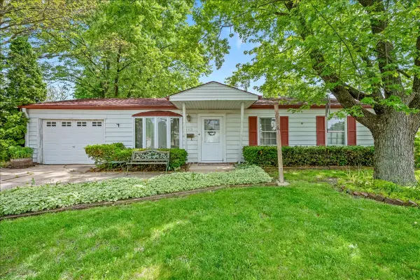 913 Mulberry Lane, Streamwood, IL 60107