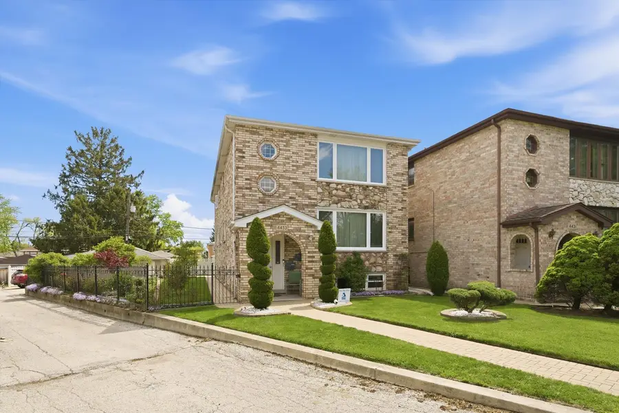 4433 N Neenah Avenue, Harwood Heights, IL 60706 - #3