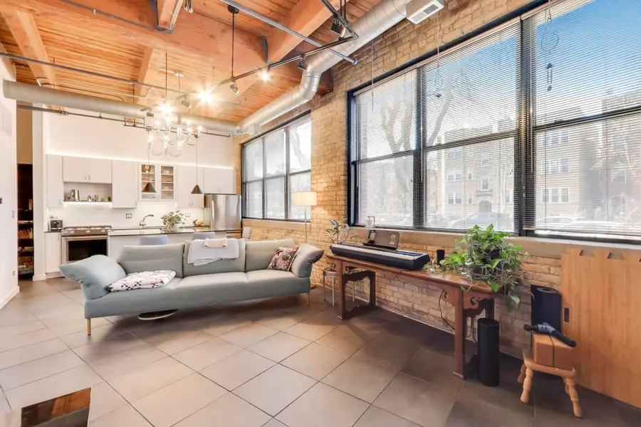 5001 N Wolcott Avenue #101, Chicago, IL 60640 - #3