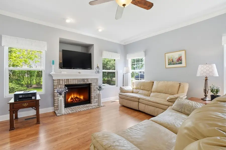 1814 Candlelight Circle, Montgomery, IL 60538 - #3