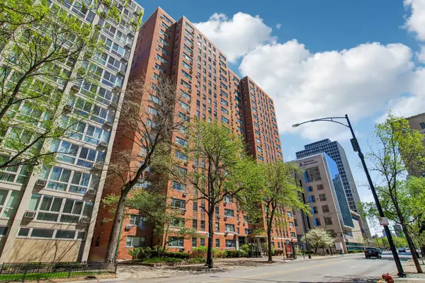 2909 N Sheridan Road #1201, Chicago, IL 60657