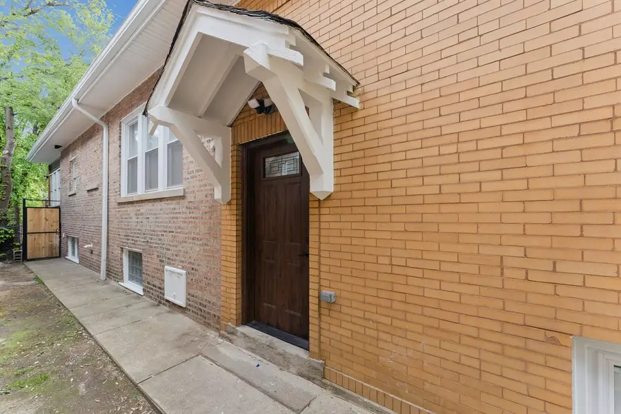 8015 S Paxton Avenue, Chicago, IL 60617 - #3