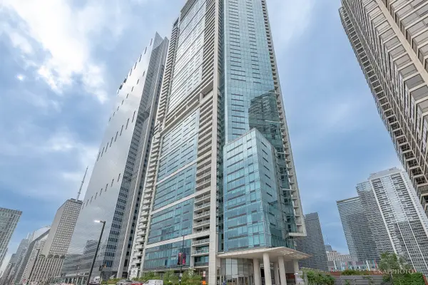340 E Randolph Street #4902, Chicago, IL 60601