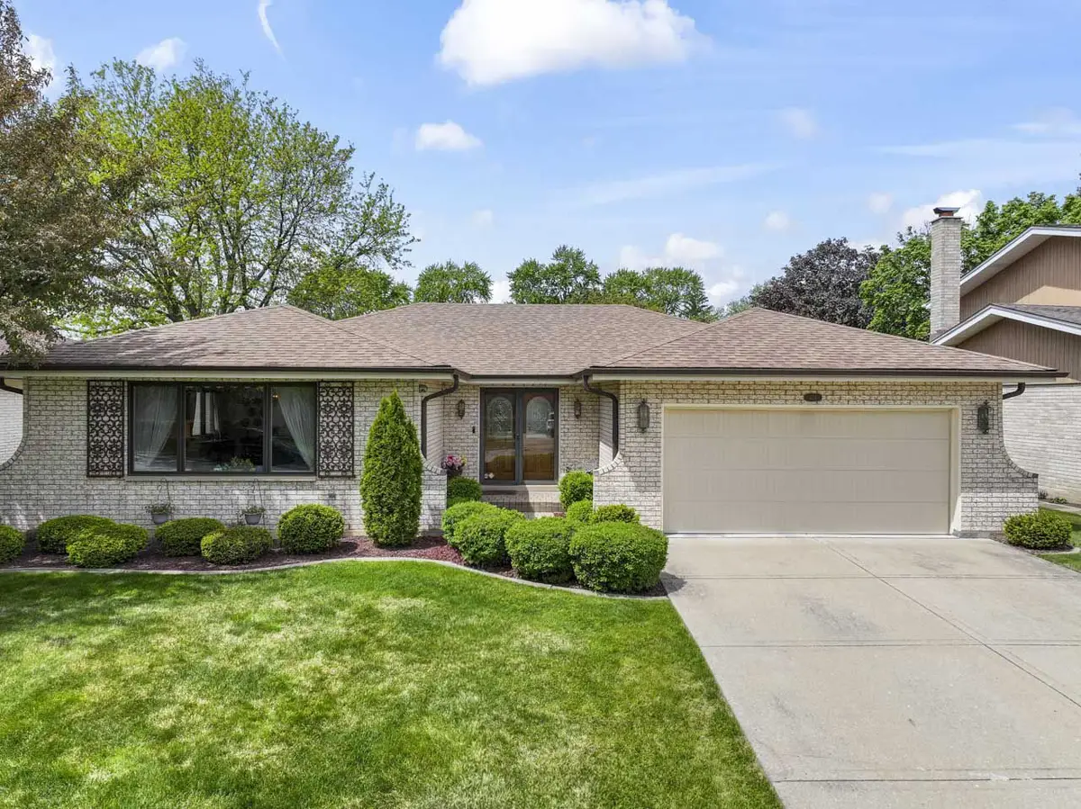 404 S Helena Avenue, Mount Prospect, IL 60056 - #1