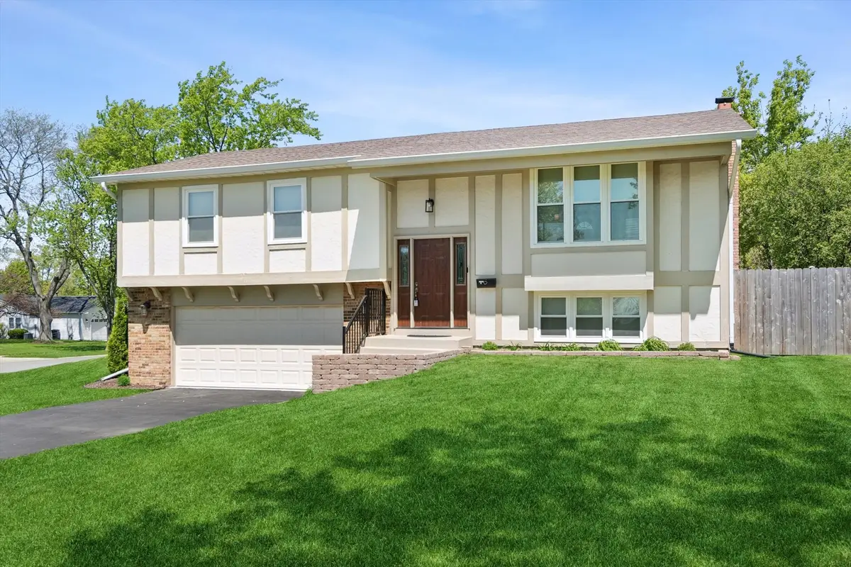 224 E Cedarwood Court, Palatine, IL 60067 - #1